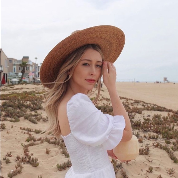 Meet your Posher, Lisa - Picture 4 of 5